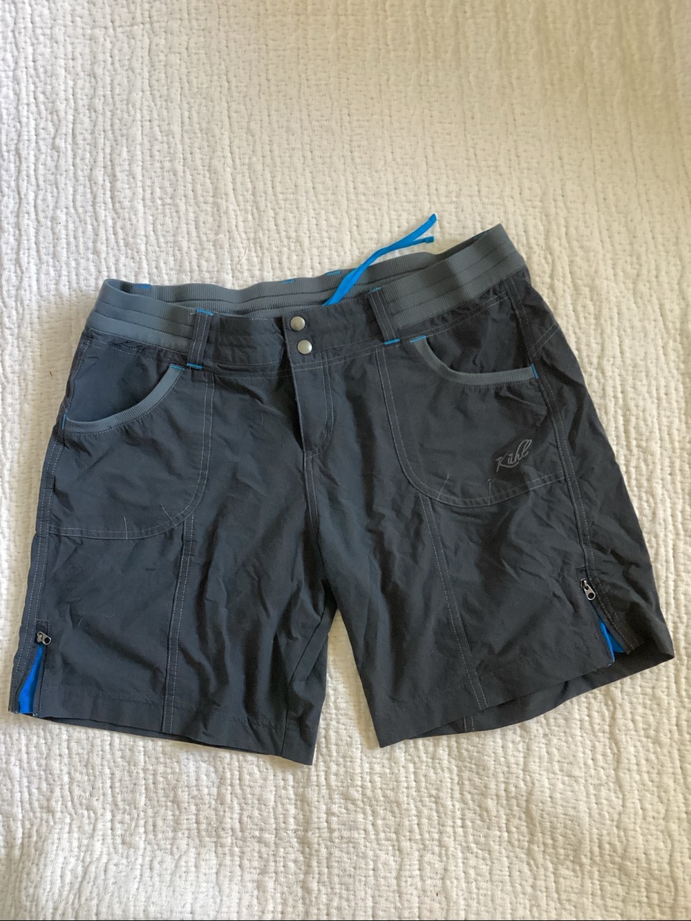 Dark gray Casual Drawstring Waist Shorts with Blue Accents